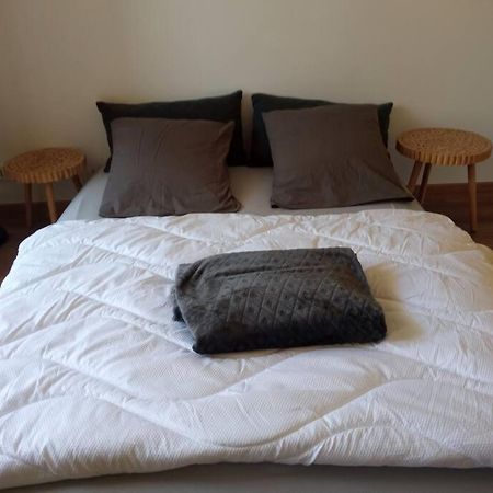 A 50 M De La Plage, Appartement De 35 M2 : Les Pieds Sales Brehal Luaran gambar