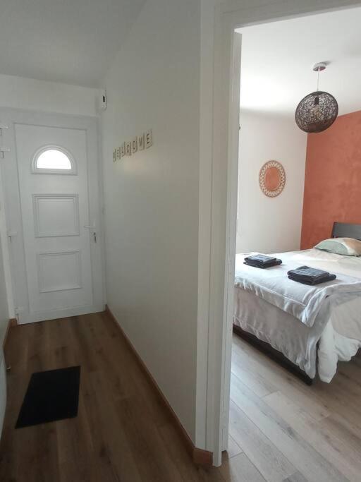 A 50 M De La Plage, Appartement De 35 M2 : Les Pieds Sales Brehal Luaran gambar