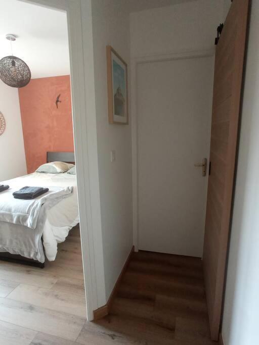 A 50 M De La Plage, Appartement De 35 M2 : Les Pieds Sales Brehal Luaran gambar