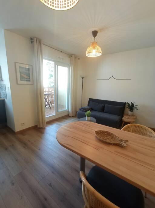 A 50 M De La Plage, Appartement De 35 M2 : Les Pieds Sales Brehal Luaran gambar